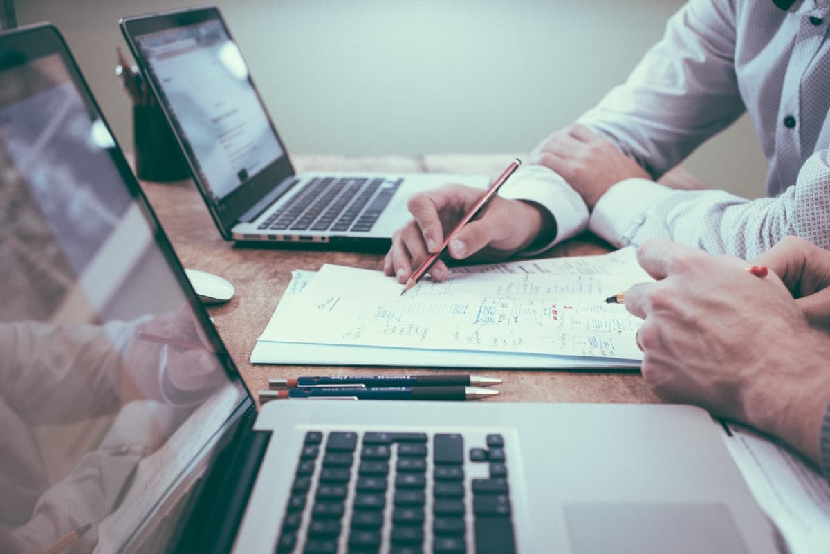 Offshore Audit Support vs In-House Teams: Cost & Efficiency Comparison